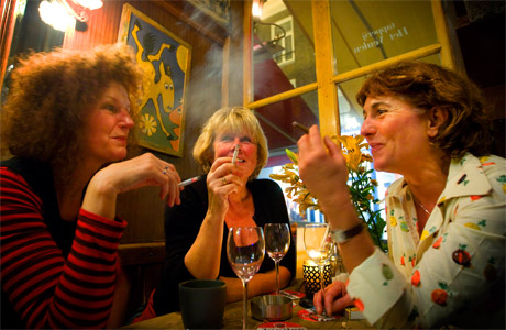 楽しそうですが・・・タバコがなくても楽しいのでは・・・