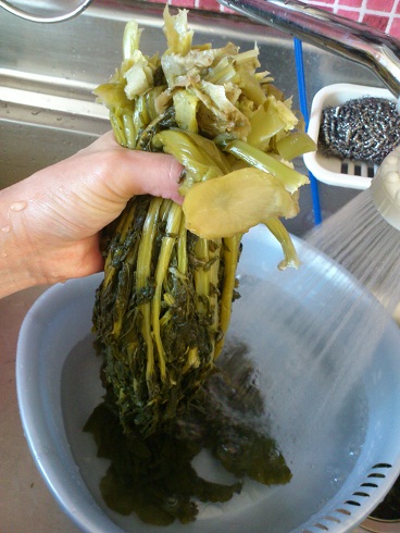 市場で買ったきれいなシレギ、この時は2000ウォン（約180円）でした