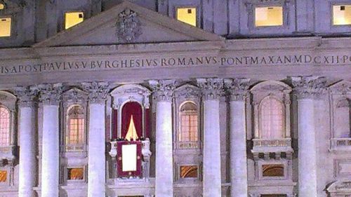 サン・ピエトロ寺院のバルコニーより「新教皇誕生」の告知