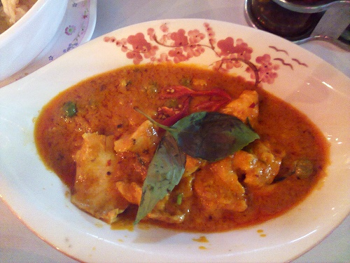 レッドカレーにもチリ