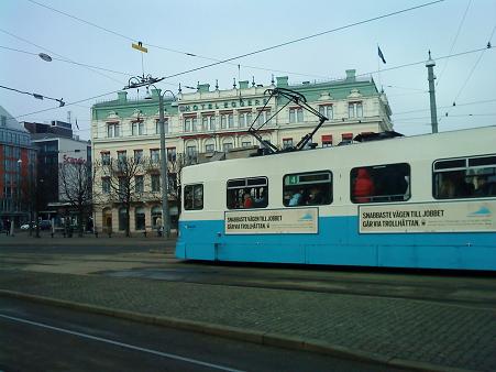 路面電車では2番と4番のみが隣町「Mölndal（モルンダール）」までつながる路線、写真は4番