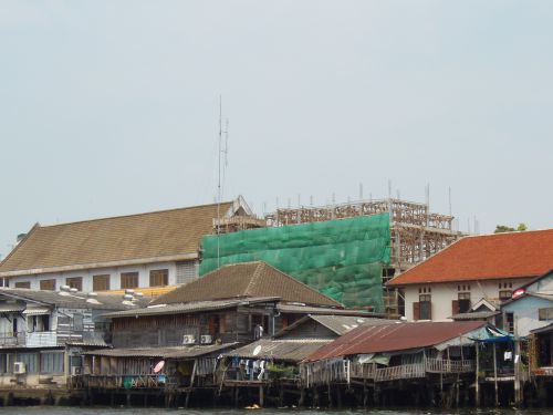 相手の家庭の貧しさに腰が引ける人も