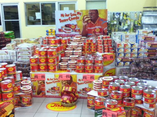 スーパーでは特別コーナーが登場