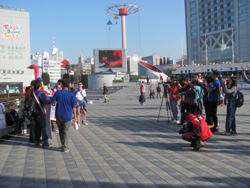 取材陣もチームと共に移動！