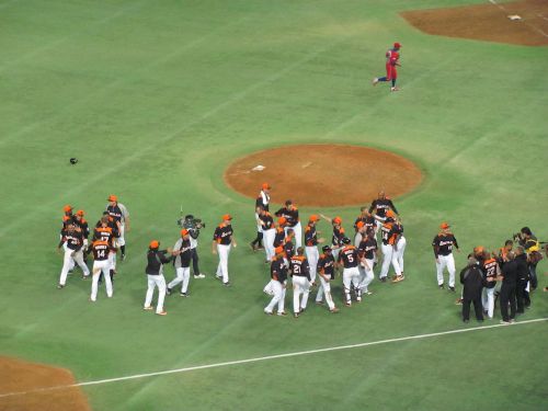 キューバにサヨナラ勝ちし、サンフランシスコ行きを決めたオランダ