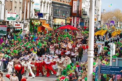 2012年にダブリンで行われたパレードの様子 (画像提供 St.Patricks festival dublin)