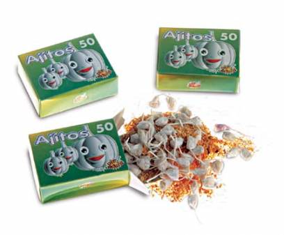 小さい子供が使うタイプのペタルド。地面に投げると音がするタイプ。