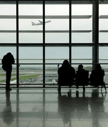出会いと別れの場、エアポート。