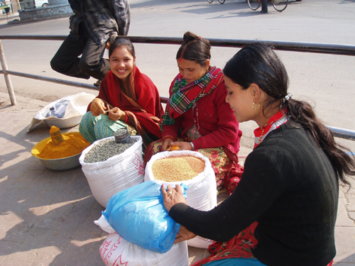 奥の黄色いのはターメリックパウダー。そのまますぐに使えます。