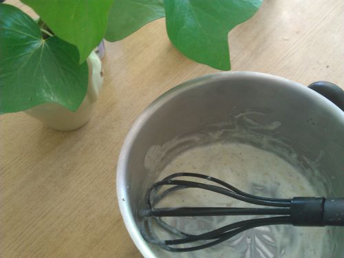 ヨーグルトとオリーブオイルをよく混ぜるのがポイント！マヨネーズやすりおろしガーリック、パセリなどお好みで！