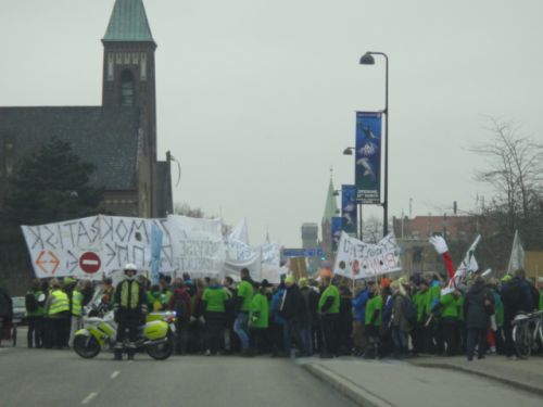 ４月１１日の大規模デモに遭遇！