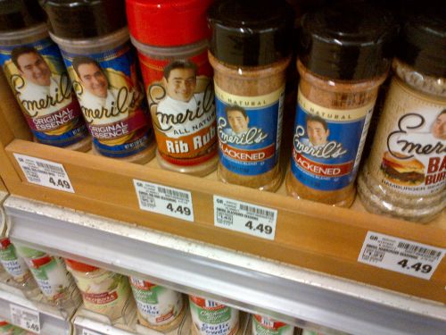 テレビでおなじみの著名シェフによるオリジナルブランドもあります