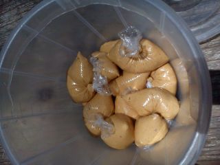 一袋500ウガンダシリング（約18円）。