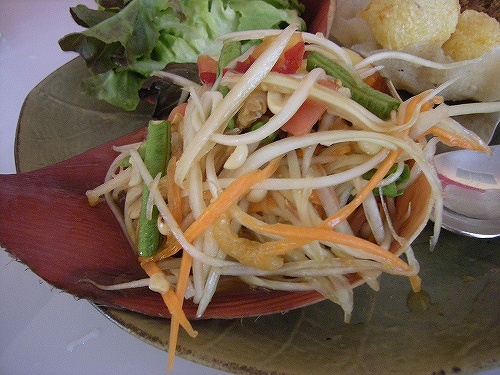 タイの若い女性にも大人気の「ソムタム」