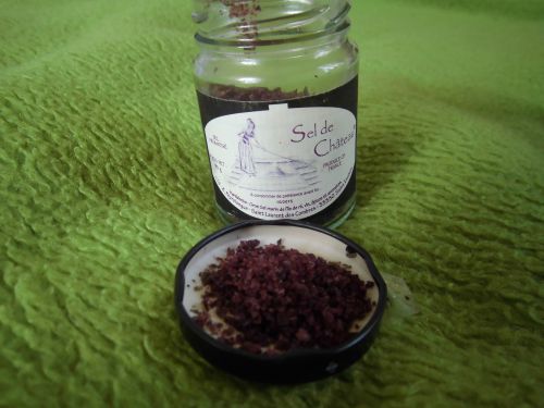 赤ワインカラーの塩