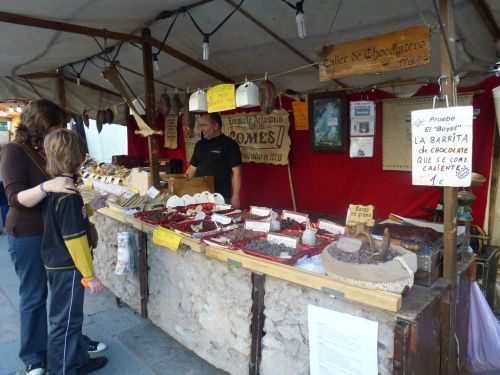 目移りしちゃうほどたくさんのチョコレートが売られていて見ているだけでもお腹いっぱい！