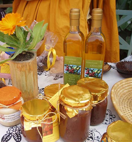 こちらは珍しいネパール産のエクストラバージンオリーブオイル。生産量が少なくインポート物以上に高い！