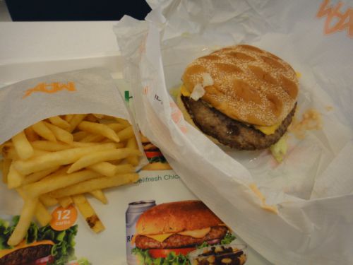 これにドリンクが付いて６６クローネ（当日は割引券で２７クローネお得に！）