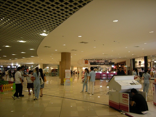 店内は広々、人が多くても狭く感じません