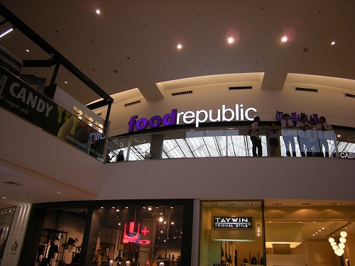 安くて美味しいフードコートもあります