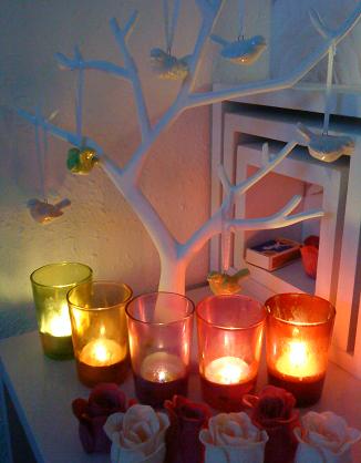 うぐいすとバラ…　画像はイメージです。