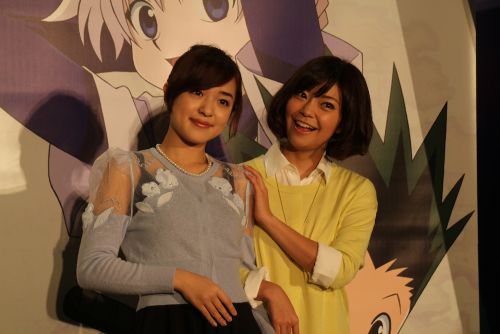 潘めぐみさん（左）と伊瀬茉莉也さん（右）