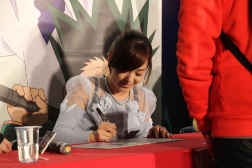 サイン会時の潘めぐみさん