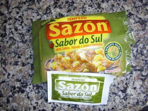 「スル（ブラジル南部）の味」と記された人工調味料