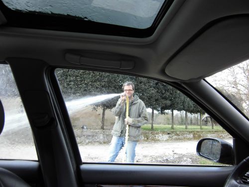 高圧力であっという間の洗車