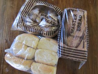 角食1?3,000ウガンダシリング（120円）より