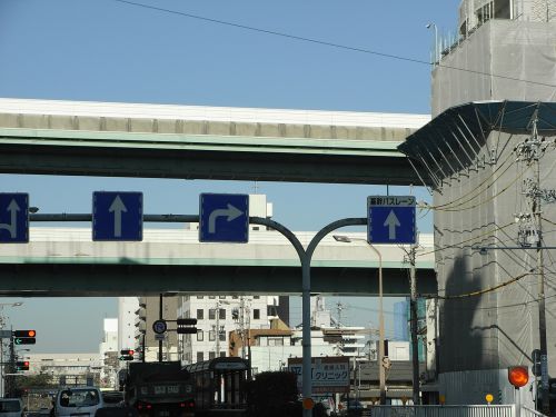 名古屋の道路　右折注意！！