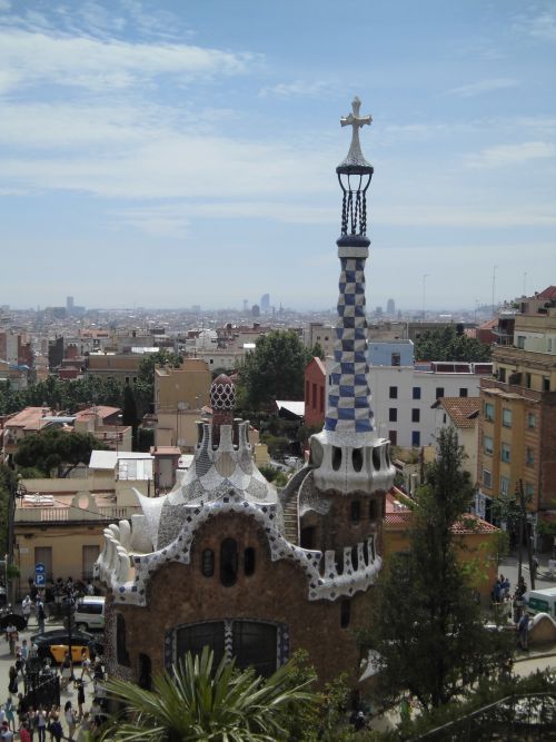 グエル公園は、まるでおとぎ話の国さながらです