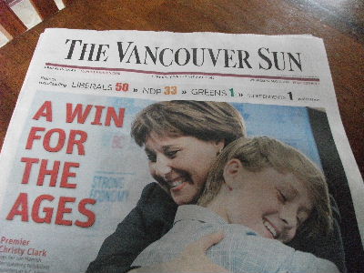 今朝のVancouver Sun紙の一面