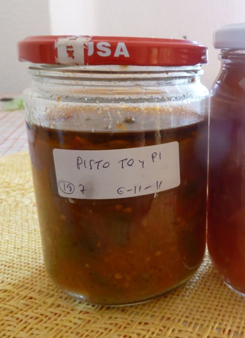 大量に作って瓶詰めに保存しておくと本当に便利！いざというときの万能ソースです！