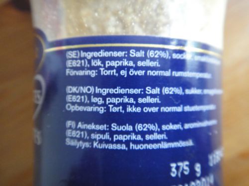 説明はスウェーデン語、デンマーク語、フィンランド語で書かれています。