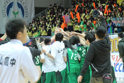 最後は団結の証である声出しの円陣