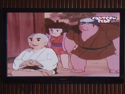 とんち体勢に入る一休さん（テレビ画面を撮影したものです）