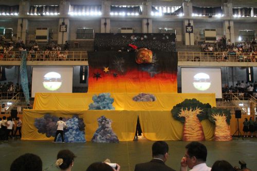 舞台の幕もチェンジします