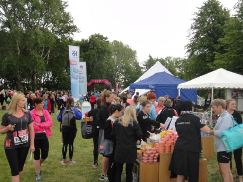 化粧品を試すコーナー