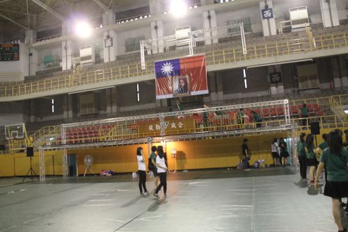 余韻に浸ることなく撤去作業を進めます