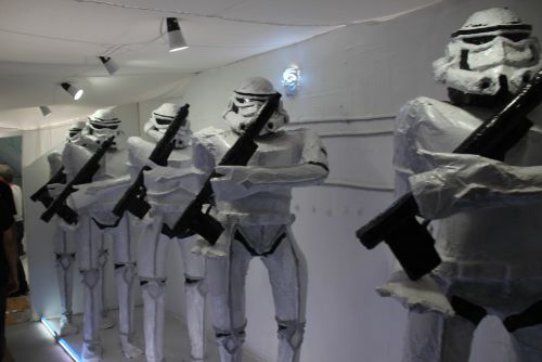 帝国軍のストームトルーパーたちが