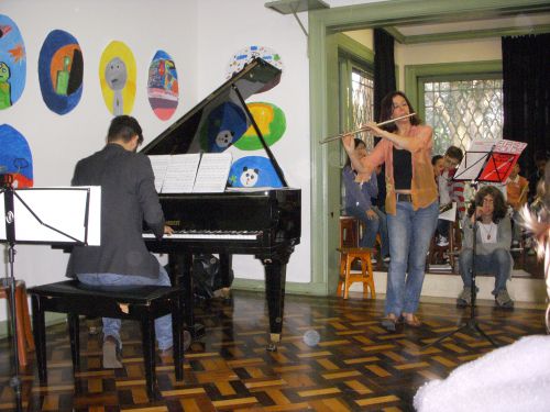 サンパウロの公立のフルート教室の先生の発表会の様子