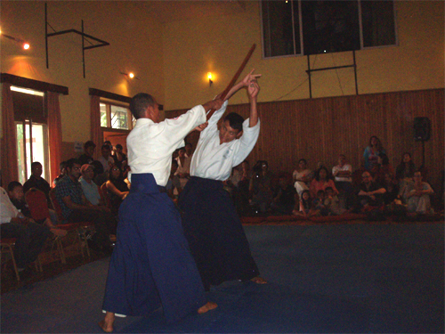 引き締まった空気感の中、気合の入った大きな声が響きました。