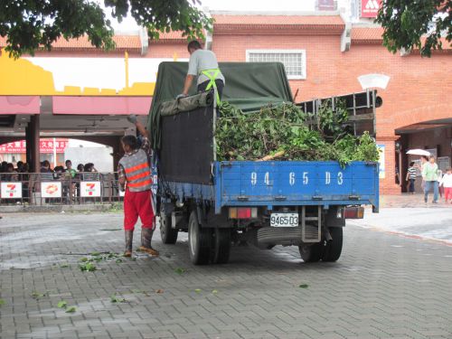 こちらも淡水駅前の広場より