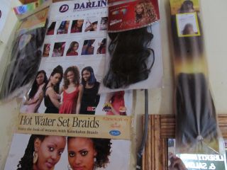 エクステもこんな感じで売っています。これらからカツラも作ります。