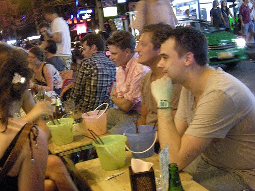 二日間の禁止日にタイに来た旅行者はチョット可哀想