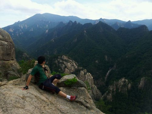 韓国の山は岩山が多いため、登山靴は靴底にこだわる人が多いそう