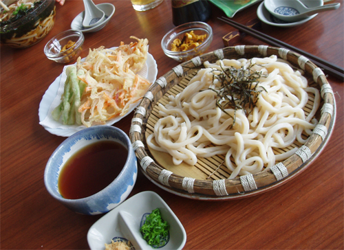 つるつるっと喉越しよろしく。