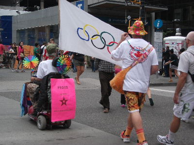 バンクーバーで五輪を！と訴えるオジサンたち