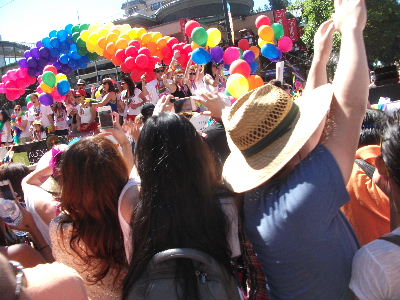 ゲイが社会的にも認められているバンクーバーのゲイパレード